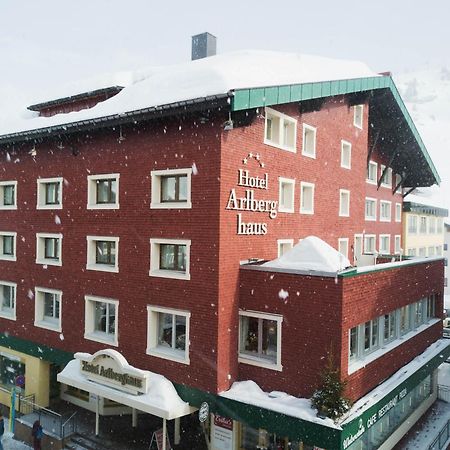 Hotel Arlberghaus Zürs Esterno foto