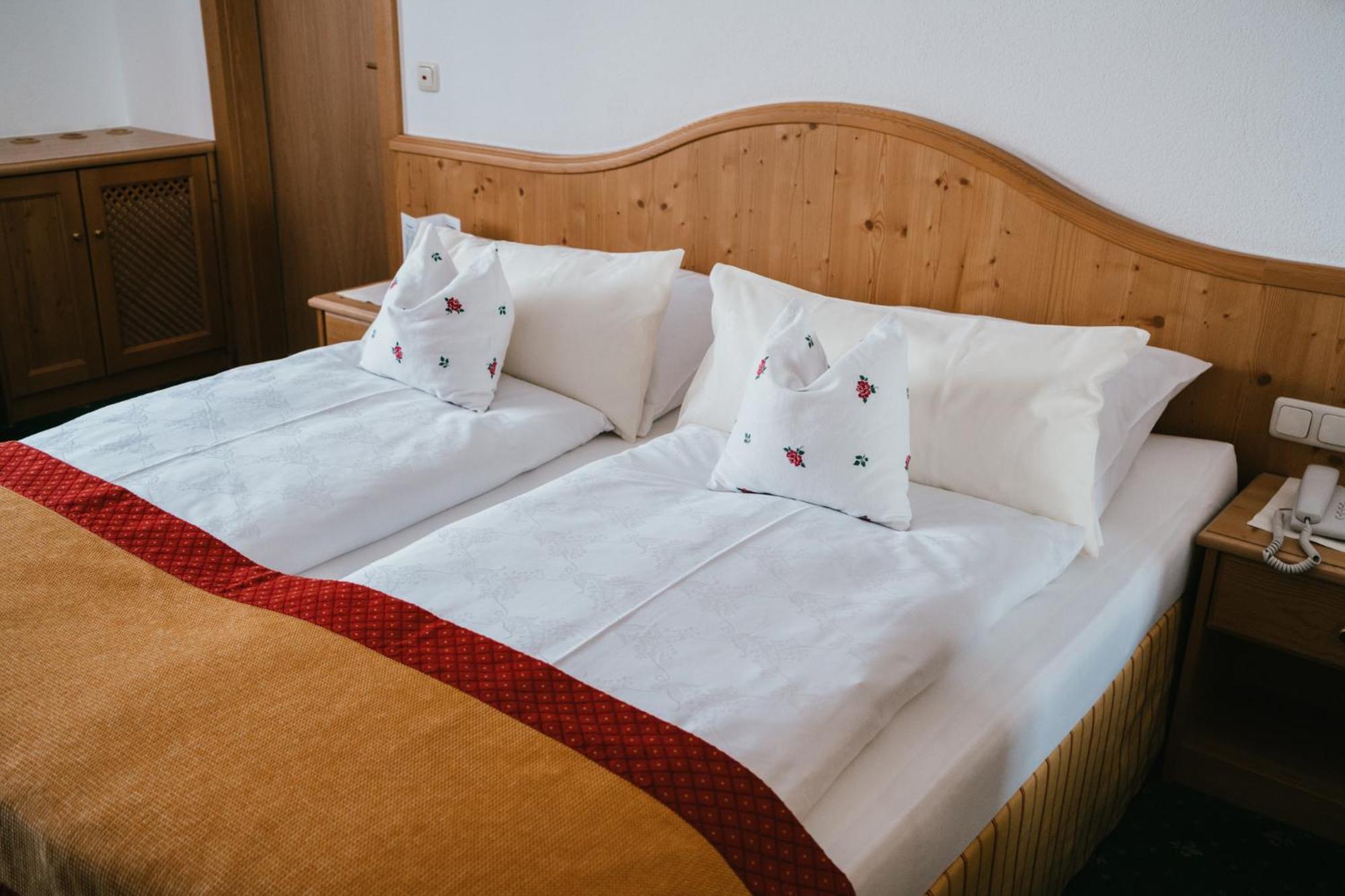 Hotel Arlberghaus Zürs Esterno foto