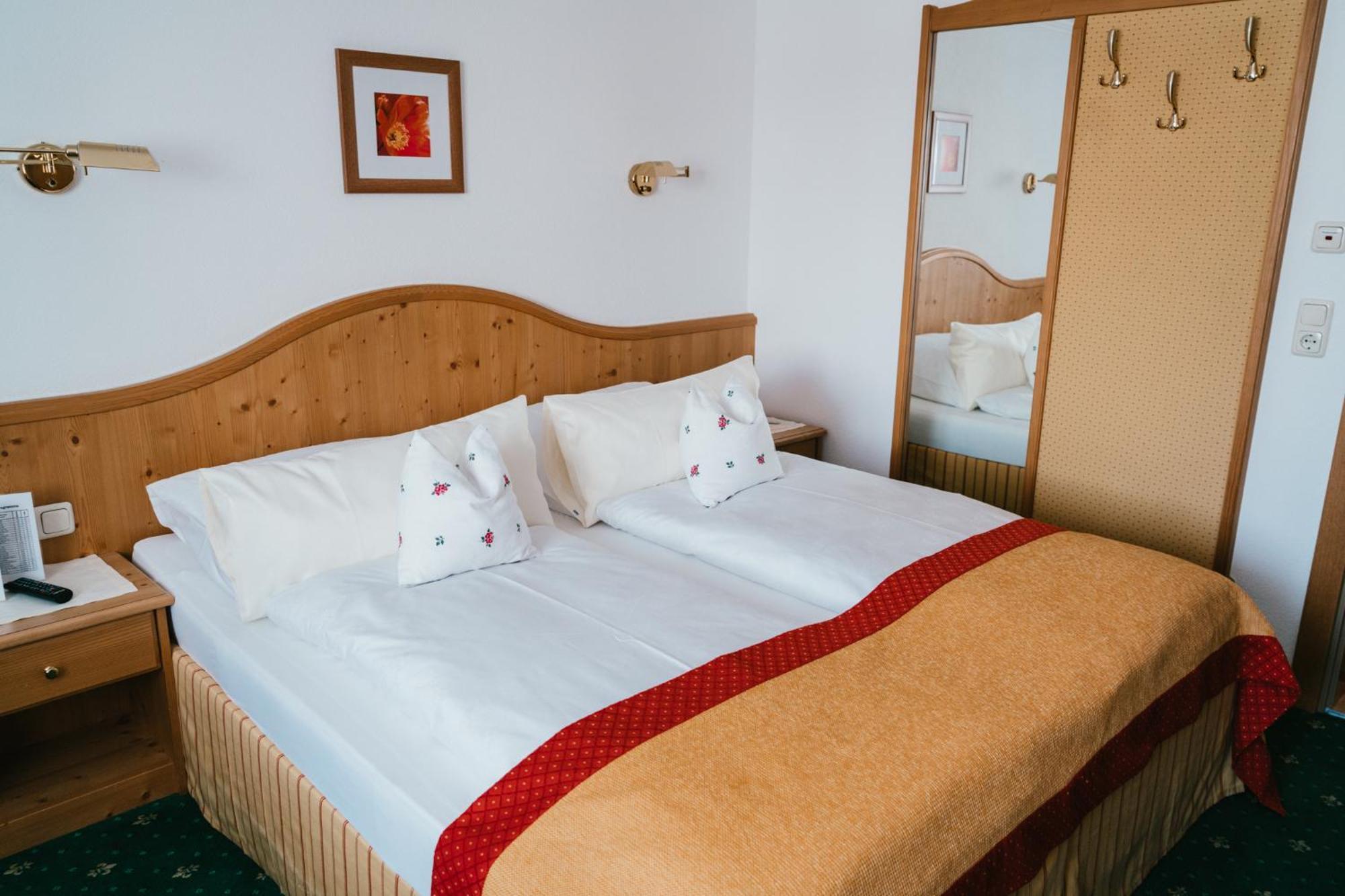 Hotel Arlberghaus Zürs Esterno foto
