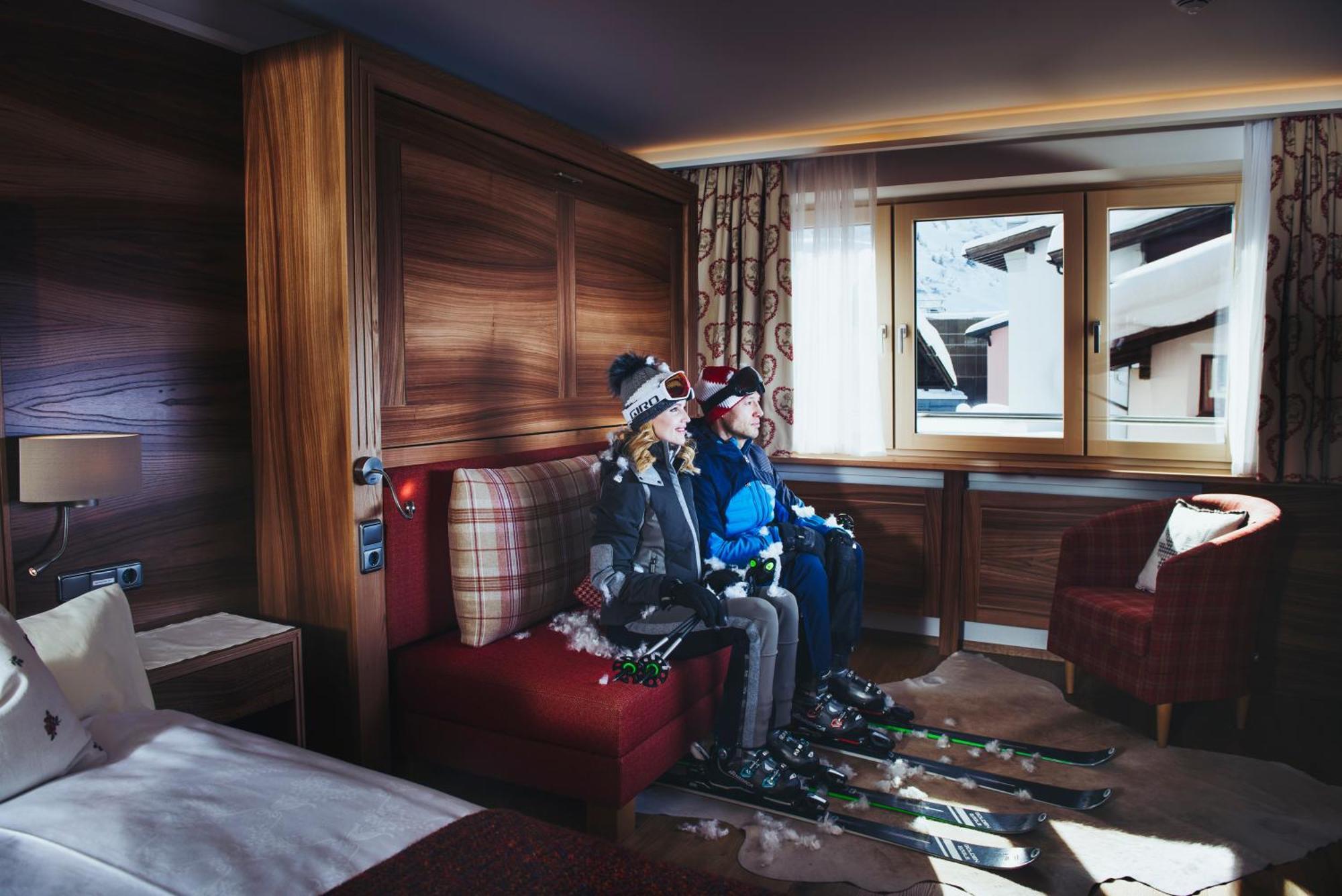 Hotel Arlberghaus Zürs Esterno foto