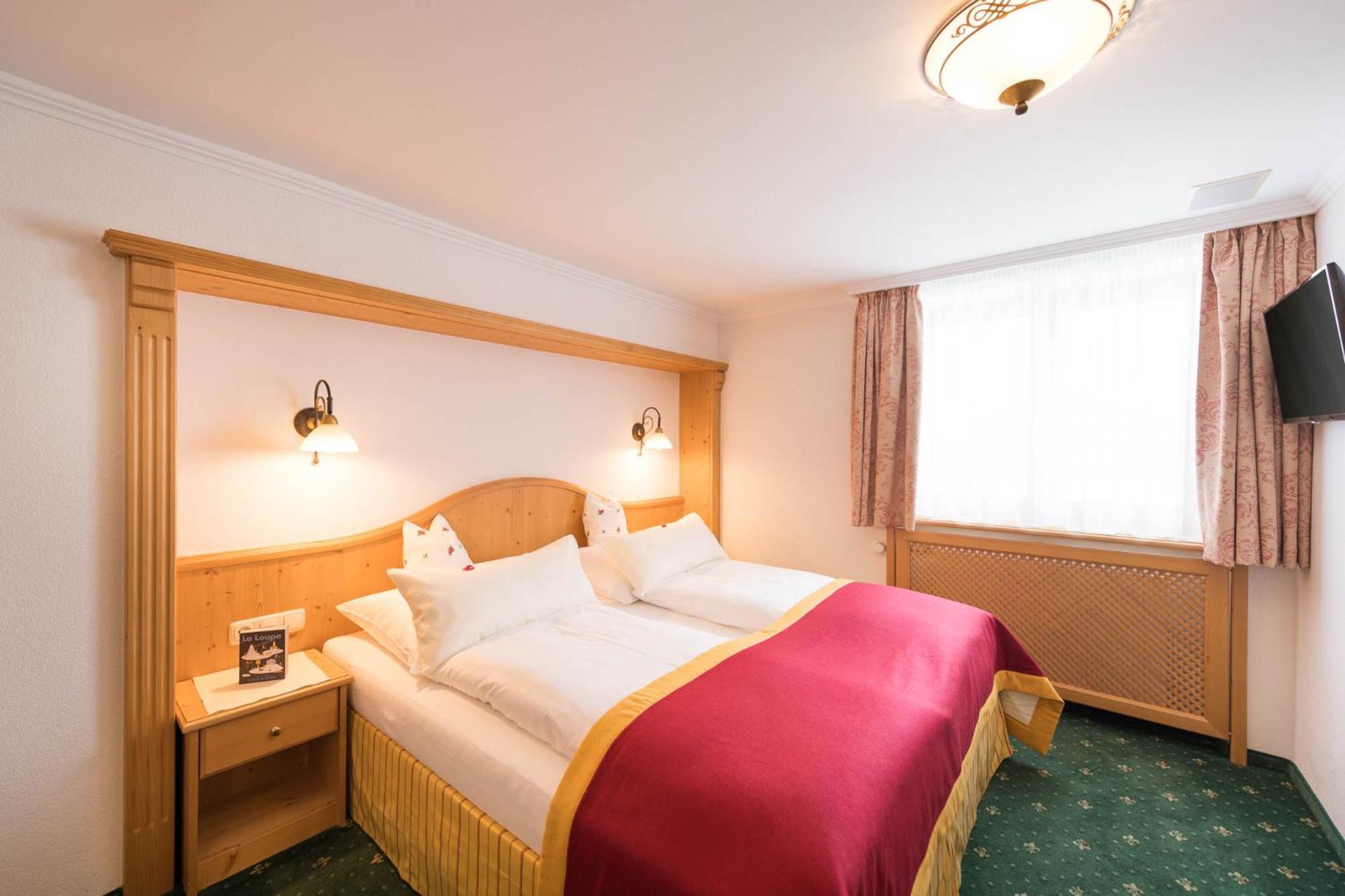 Hotel Arlberghaus Zürs Esterno foto